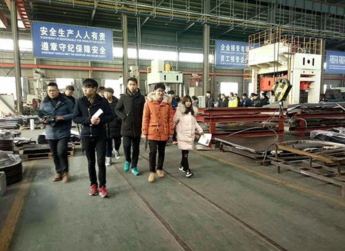 宝应籍高校毕业生来尼尔参观学习