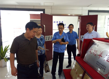 市委组织部调研尼尔党支部工作室