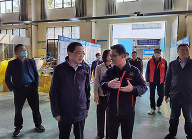 县领导来尼尔督导安全生产工作