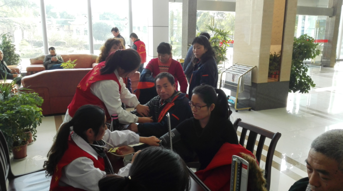 健康生活、开心工作——公司邀请专家开展健康知识讲座