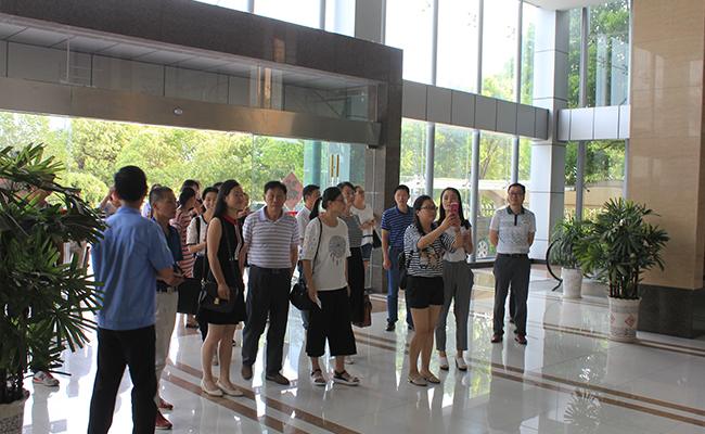 宝应县非公企业党务工作者观摩尼尔 宝应县非公企业党务工作者观摩尼尔