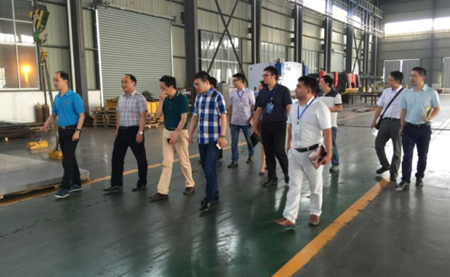 加大智能化应用、提升装备水平——智能化领域专家齐聚公司交流研讨 加大智能化应用、提升装备水平——智能化领域专家齐聚公司交流研讨