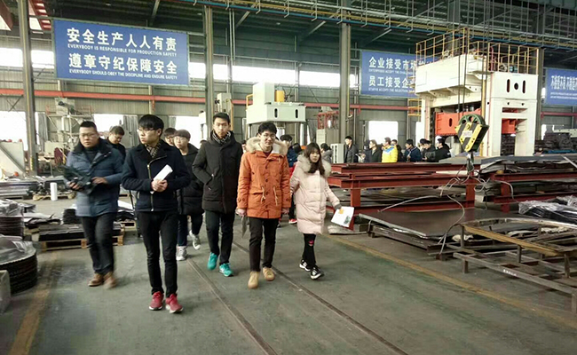 宝应籍高校毕业生来尼尔参观学习