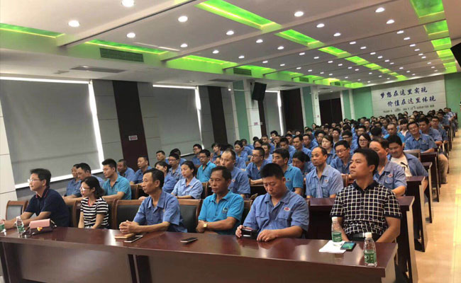 全县首家“工匠学苑”在尼尔公司揭牌 全县首家“工匠学苑”在尼尔公司揭牌