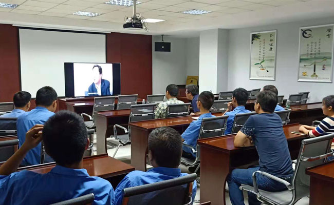 县工商联与尼尔党支部观看警示教育片 县工商联与尼尔党支部观看警示教育片