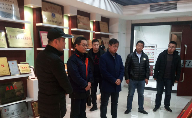 定边县在宝挂职干部考察尼尔