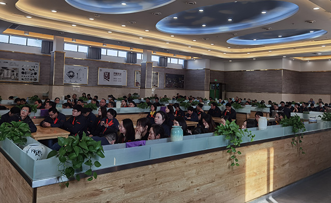 尼尔学堂隆重举行第一期培训班结业典礼暨第二期开班仪式