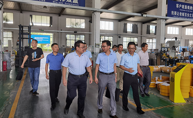 市人大代表赴尼尔开展“帮一企、建一言、献一策”活动 市人大代表赴尼尔开展“帮一企、建一言、献一策”活动